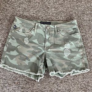 Women’s Rock n Republic short size 10